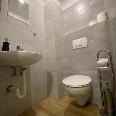 Pokoje Goscinne Holtur Podczele Apartmanhotel *